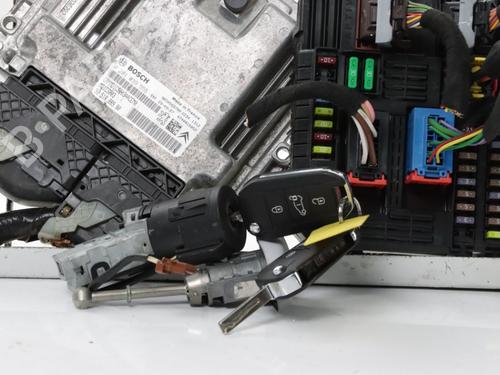Used Engine control unit (ECU) Engine control unit (ECU) 38111495 38111495