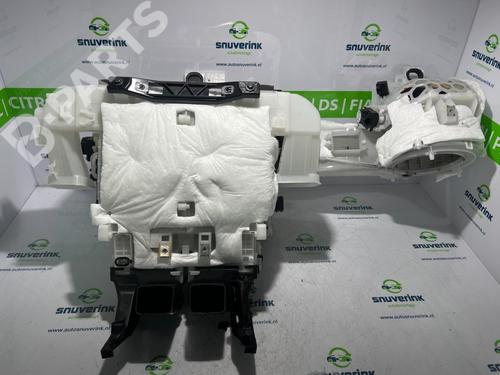 Used Heater matrix box Heater matrix box PEUGEOT 3008 II SUV (MC_, MR_, MJ_, M4_) 1.2 THP/ PureTech 130 (MRHNSM, MRHNSU, MRHNSJ, MRHNYW,... (131 hp) 10805479 10805479