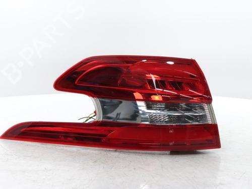 Farolim esquerdo Farolim esquerdo PEUGEOT 308 SW II (LC_, LJ_, LR_, LX_, L4_) 1.2 THP 130 (131 hp) 34566226 34566226