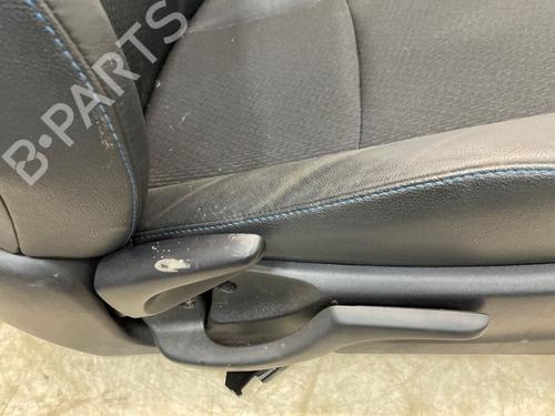Right front seat TOYOTA YARIS (_P13_) 1.5 Hybrid (NHP130_, NHP130) | BP31050307C16 