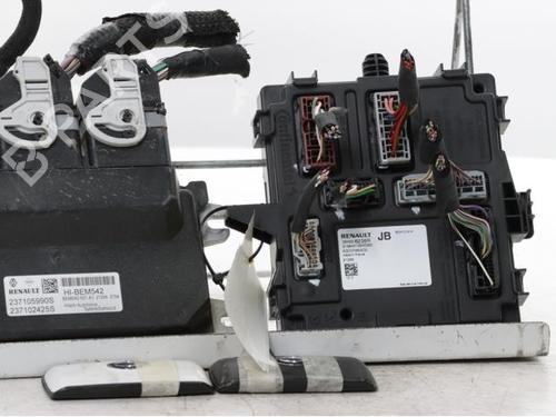 engine-control-unit-ecu-renault-captur-ii-hf_-2020-38408940 main image