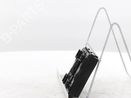 Fuse box RENAULT CLIO V (B7_) 1.0 TCe 90 (B7MT) | BP31050239E1