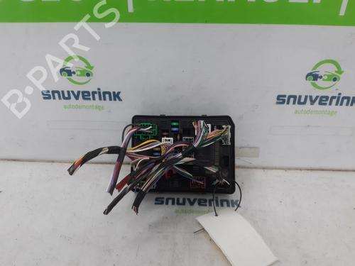 Used Fuse box RENAULT CLIO V (B7_) 1.0 TCe 90 (B7MT) (91 hp) 25205346