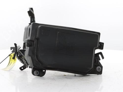 Used Fuse box Fuse box RENAULT CLIO V (B7_) 1.0 LPG (B7MT) (101 hp) 40527452 40527452