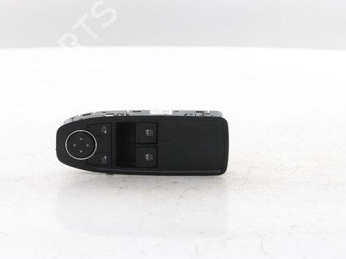switch-renault-clio-v-b7_-2019-40266080 main image