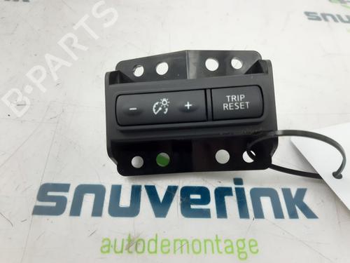 Used Switch NISSAN QASHQAI II SUV (J11, J11_) 1.2 DIG-T (115 hp) 17048648