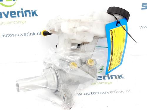Used Brake master cylinder PEUGEOT 3008 II SUV (MC_, MR_, MJ_, M4_) 1.2 THP/ PureTech 130 (MRHNSM, MRHNSU, MRHNSJ, MRHNYW,... (131 hp) 16408777