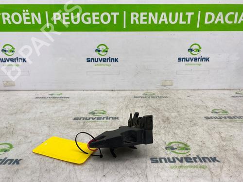 outra-renault-trafic-iii-van-fg_-16-dci-125-fgmh-8200006253-2014-21193201 main image