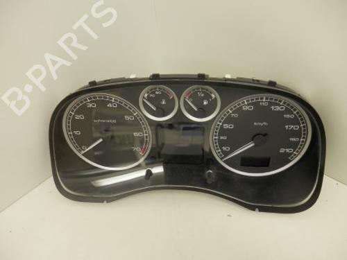 Used Instrument cluster PEUGEOT 307 (3A/C) 2.0 16V (136 hp) 16573033