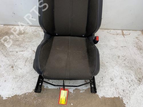 Right front seat DS DS 3 / DS 3 CROSSBACK (UR_, UC_, UJ_) 1.2 PureTech 100 (URHNKK, URHNEK) | BP27688164C16 - Image 3