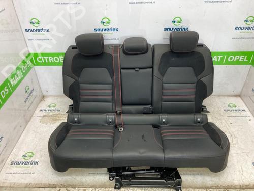 rear-seat-renault-arkana-i-lcm_-ldn_-13-tce-160-ldn1-886010844r-886512377r-883119020r-2019-19258460 main image
