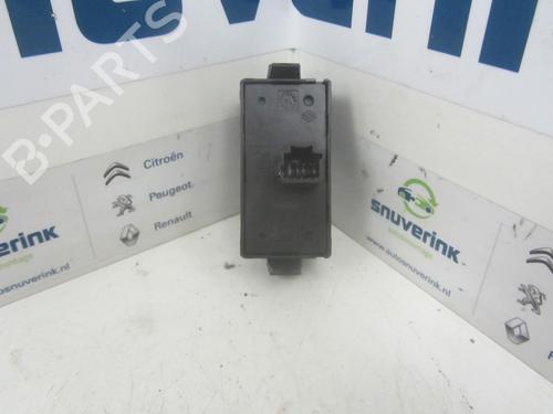 Used Warning switch RENAULT MEGANE III Grandtour (KZ0/1) 1.2 TCe (KZ2B, KZ11) (116 hp) 13188551
