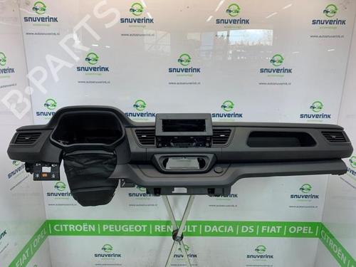 dashboard-renault-trafic-iii-van-fg_-2014-25449888 main image
