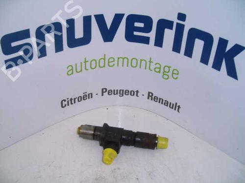 Used Injector RENAULT TRAFIC Van (T_, P_, V_) 2.1 D (58 hp) 18950136