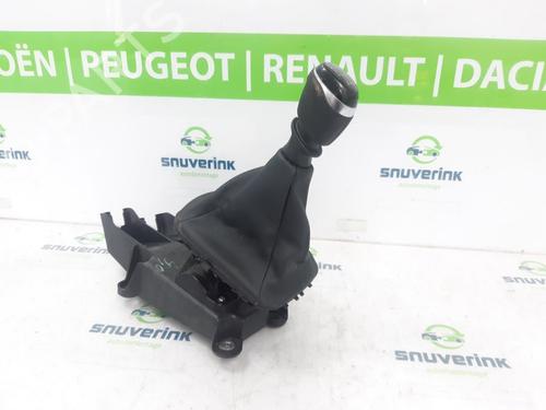 Used Shift knob RENAULT MEGANE IV Grandtour (K9A/M/N_) 1.2 TCe 130 (K9MR) (130 hp) 19113395