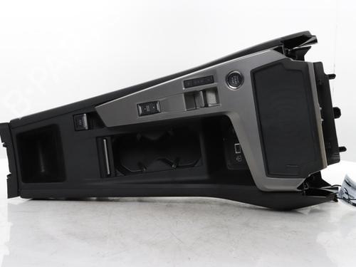 Middenconsole PEUGEOT 408 II (FP_, F3_, FM_) Hybrid 136 (FPHPYC) (136 hp) 32124525