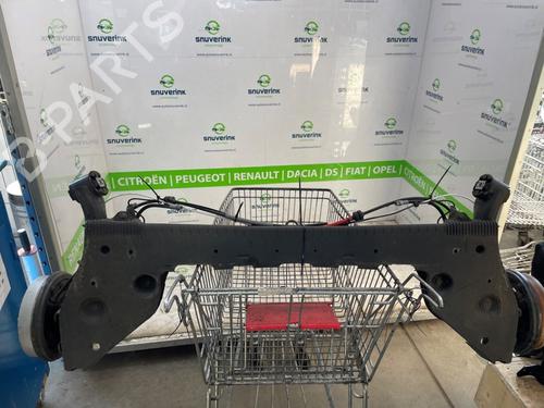 Used Rear axle RENAULT CLIO V (B7_) 1.6 E-TECH 140 (B7MU) (140 hp) 25776176