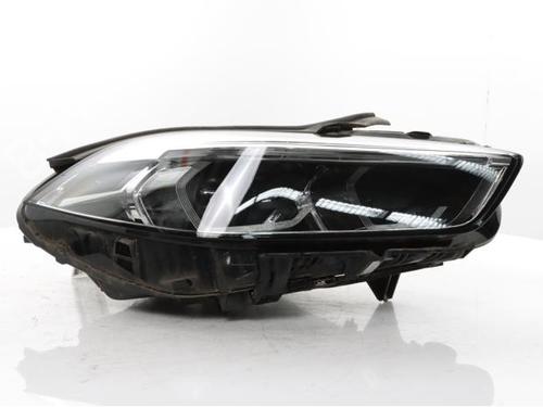 right-headlight-bmw-1-f40-2019-39211574 main image