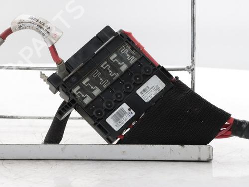 Used Fuse box Fuse box 39507872 39507872