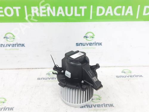 Used Heater blower motor PEUGEOT 3008 II SUV (MC_, MR_, MJ_, M4_) 1.2 THP/ PureTech 130 (MRHNSM, MRHNSU, MRHNSJ, MRHNYW,... (131 hp) 26202787
