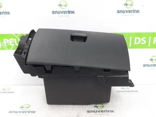 Used Glove box Glove box OPEL VIVARO B Van (X82) 1.6 CDTI (05) (146 hp) 40573942 40573942