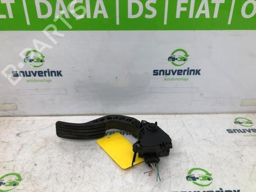 pedal-renault-trafic-iii-van-fg_-2014-40581115 main image