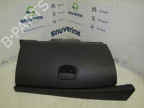 Used Glove box RENAULT MEGANE III Grandtour (KZ0/1) 1.5 dCi (KZ09, KZ0D, KZ1G, KZ29, KZ14, KZ1W, KZ10, KZ1F,... (110 hp) 24162545