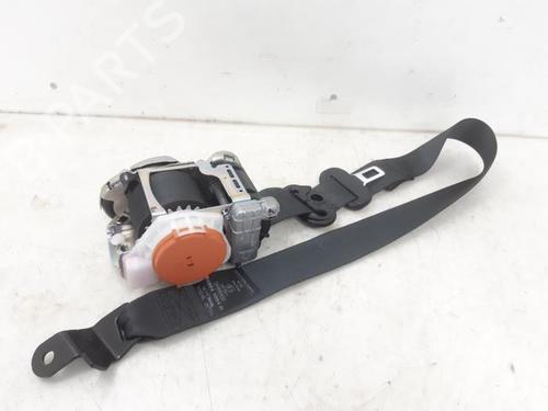 front-right-seatbelt-renault-kadjar-ha_-hl_-2015-40584916 main image