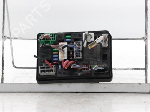 Used Fuse box Fuse box RENAULT CLIO V (B7_) 1.6 E-TECH 140 (B7MU) (140 hp) 39716837 39716837