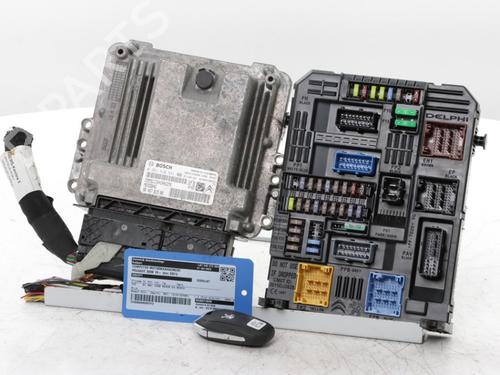 Used Engine control unit (ECU) PEUGEOT 3008 II SUV (MC_, MR_, MJ_, M4_) Hybrid (224 hp) 30186502