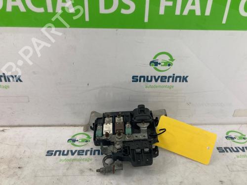 Used Fuse box Fuse box 20500056 20500056