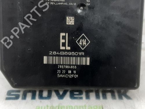 Used Fuse box Fuse box 21195143 21195143