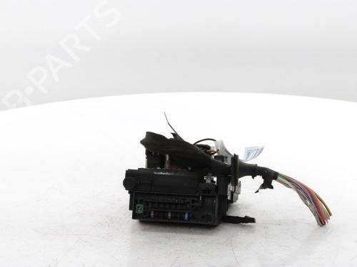 Used Fuse box PEUGEOT 3008 II SUV (MC_, MR_, MJ_, M4_) 1.2 THP/ PureTech 130 (MRHNSM, MRHNSU, MRHNSJ, MRHNYW,... (131 hp) 29069258
