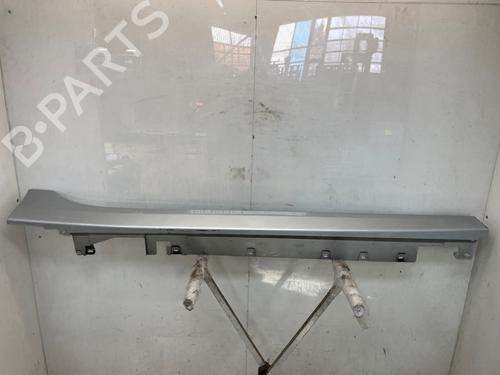 Højre sidekjole Højre sidekjole BMW 1 (F40) 118 i (140 hp) 34423688 34423688