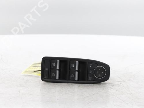 Used Switch Switch RENAULT CAPTUR II (HF_) E-TECH 145 (HFMU) (143 hp) 31960511 31960511