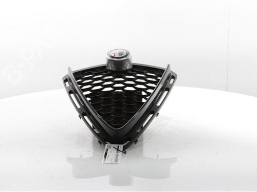 grille-alfa-romeo-stelvio-949_-2016-29068899 main image