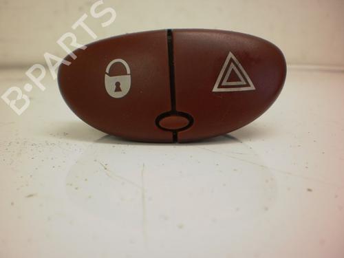 Bouton de warning PEUGEOT 206 Hatchback (2A/C) 1.4 i (75 hp) 21107963