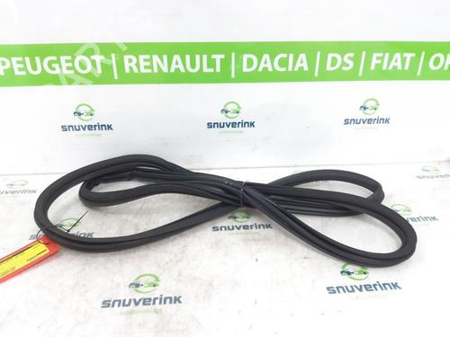 Used Rubber door seal CITROËN C5 AIRCROSS (A_) 1.2 PureTech 130 (ARHNSJ) (131 hp) 18413981