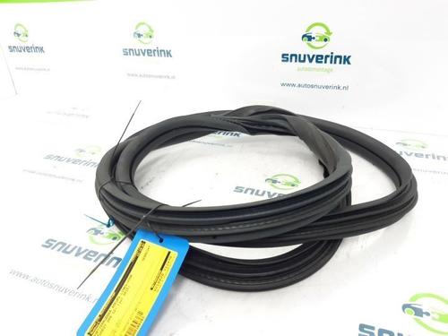 Used Rubber door seal PEUGEOT 208 I (CA_, CC_) 1.2 VTI 82 (82 hp) 24647734