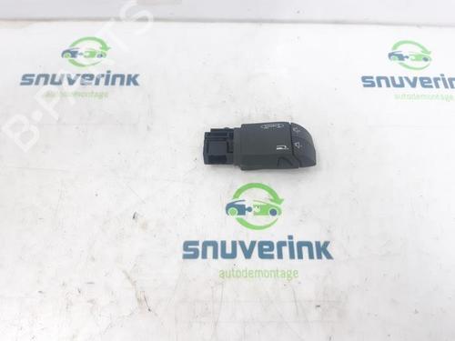steering-wheel-controls-renault-trafic-ii-van-fl-2001-40572609 main image