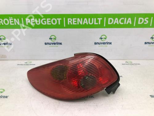Used Right taillight PEUGEOT 206 CC (2D) 1.6 16V (2DNFUF, 2DNFUR) (109 hp) 19708325