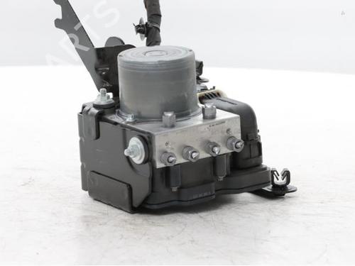 Used ABS pump ABS pump RENAULT CAPTUR II (HF_) E-TECH 145 (HFMU) (143 hp) 33845963 33845963
