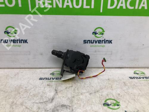 Used Headlight switch RENAULT CLIO III Grandtour (KR0/1_) 1.2 16V (KR0P) (101 hp) 24300318