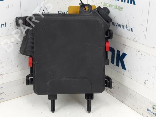 Used Fuse box Fuse box 10798937 10798937