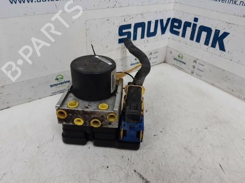 Used ABS pump RENAULT TWINGO II (CN0_) 1.2 16V (CN04, CN0B) (75 hp) 10799384
