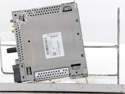 Used Radio Radio RENAULT CLIO IV Grandtour (KH_) 1.2 TCe 120 (KHAU) (118 hp) 37872925 37872925