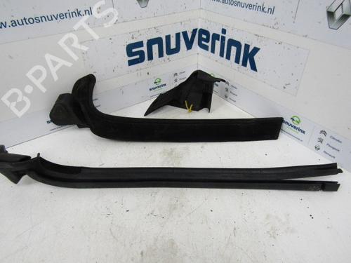 Used Door moulding trim PEUGEOT 206 CC (2D) 1.6 16V (2DNFUF, 2DNFUR) (109 hp) 13190248