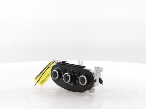 Climate control RENAULT TWINGO III (BCM_, BCA_) 1.0 SCe 70 | BP30758700I5