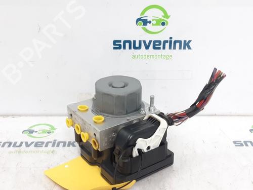 Used ABS pump RENAULT CAPTUR I (J5_, H5_) 0.9 TCe 90 (90 hp) 15295307