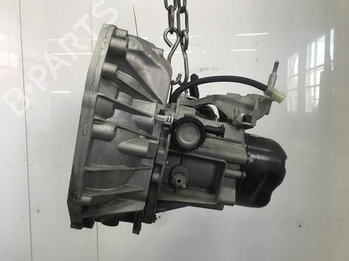Boîte de vitesses Boîte de vitesses RENAULT CAPTUR I (J5_, H5_) 0.9 TCe 90 (90 hp) 34423909 34423909